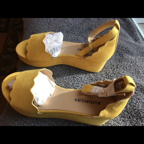 yellow sandals size 10
